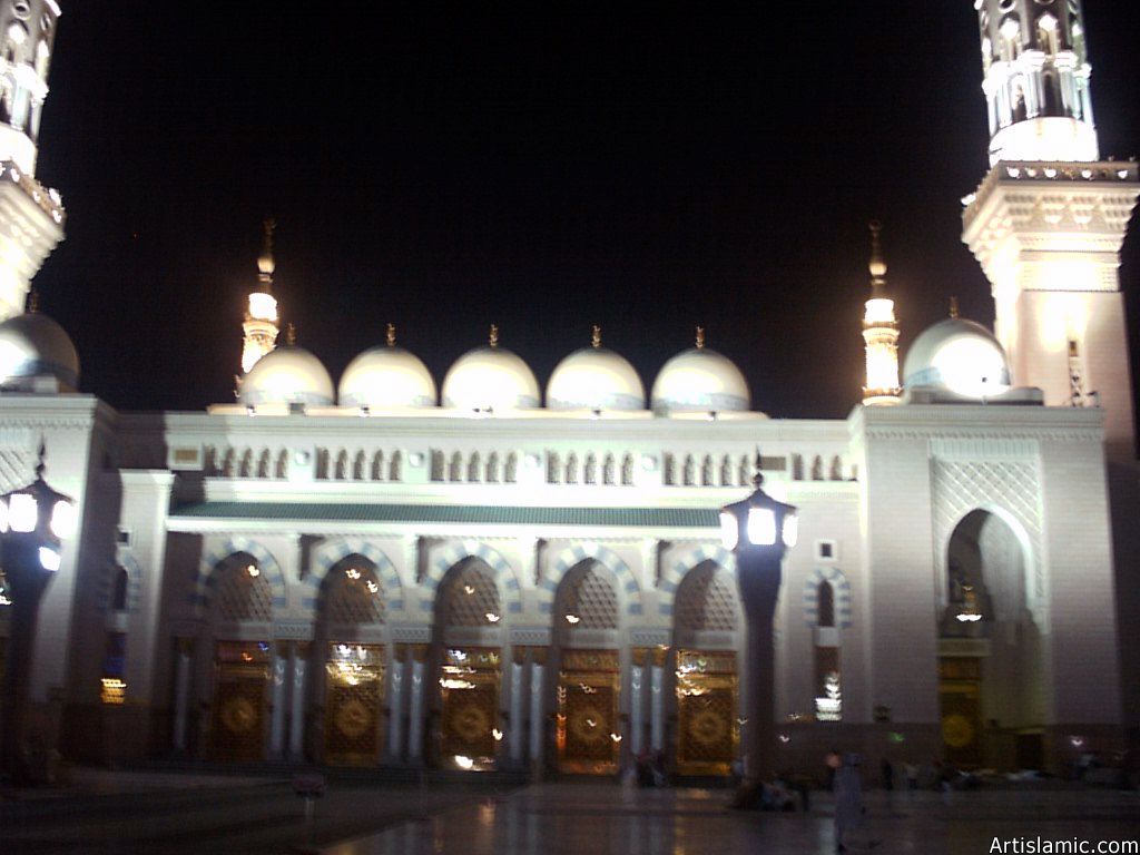 A nighttime view from the outside court of the Prophet Muhammad`s (saaw) Mosque (Masjed an-Nabawe) in Madina city of Saudi Arabia.
